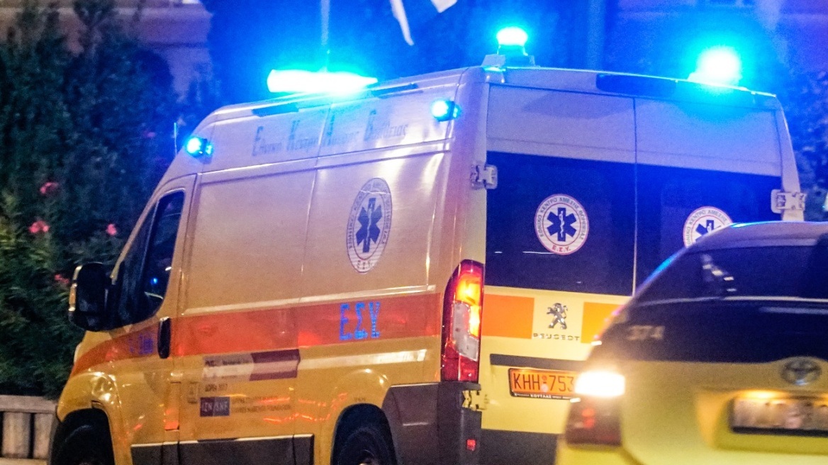 Μετωπική σύγκρουση οχημάτων στη Λάρισα - Τέσσερις τραυματίες στο ΓΝΛ