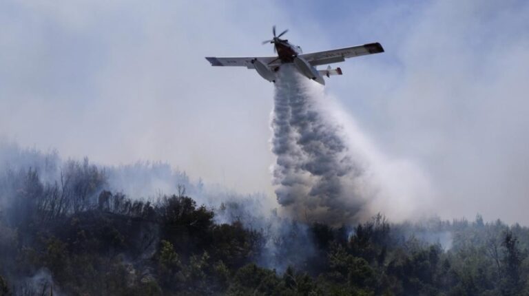 Υπό έλεγχο η πυρκαγιά στο Βαθύρεμα του Δήμου Αγιάς