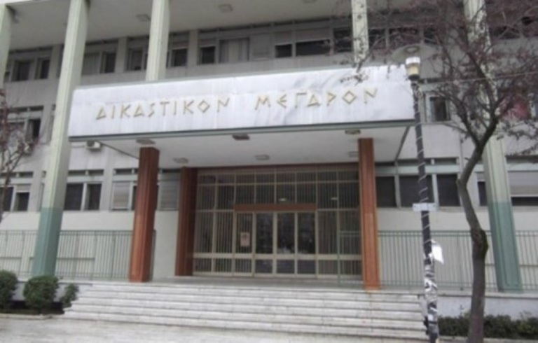 Λάρισα: Ελεύθερος με περιοριστικούς όρους ο 19χρονος που κατηγορείται για επίθεση κατά ανηλίκων αλλοδαπών